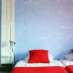 Chill In Surf House Albergue *