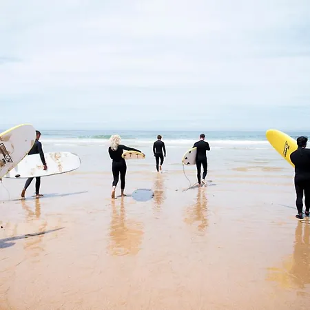 Chill In Surf House *