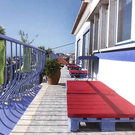 Chill In Surf House Hostel