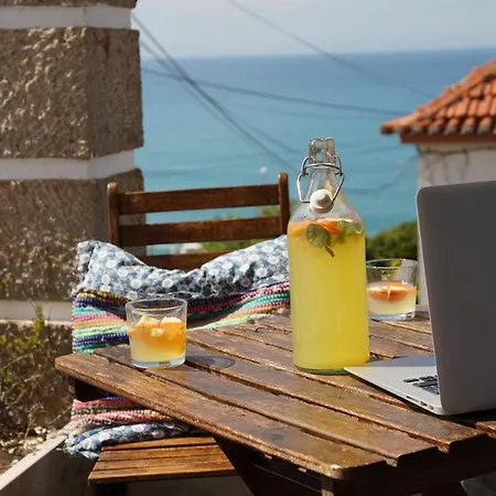 Chill In Surf House