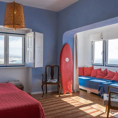 Chill In Surf House Hostel