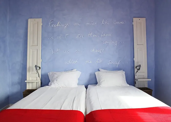 Chill In Surf House Hostel